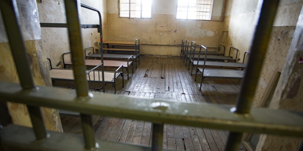 FOTO: likvidācijai nolemtais Brasas cietums, kurā atsēdēta sevišķi bīstamo noziedznieku dzīve