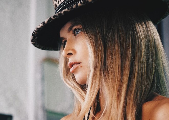 "Кошмар. Я б такое фото мамы точно не поняла": Вера Брежнева взбудоражила поклонников снимком в боди