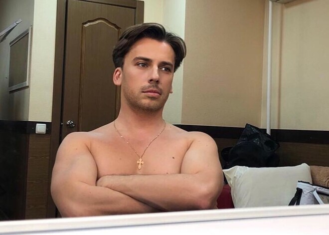 Видео: Максим Галкин показал обнаженный торс и спросил, как перестать все время есть