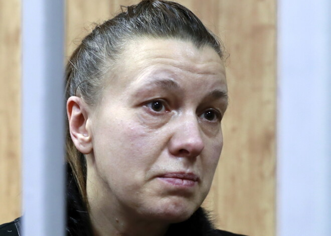 "Подлечить Ирку надо": друг сожителя матери девочки-маугли рассказал новые подробности о поведении женщины