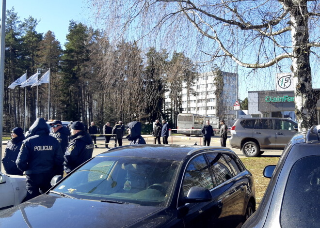 Pie "Olainfarm" ieejas ieceltā padome reģistrēta