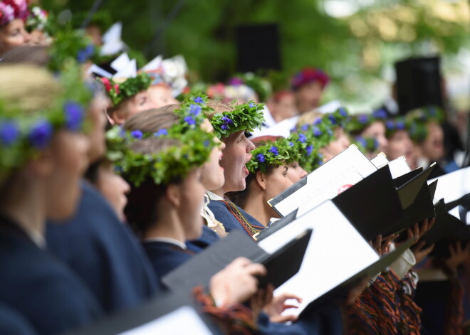 Aptauja: arvien mazāk latviešu valodā runājošo saskata apdraudējumu latviešu valodai Latvijā