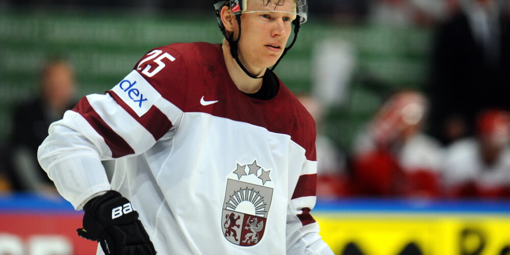 Laikraksts: Latvijas hokeja izlasei pasaules čempionātā nevarēs palīdzēt Džeriņš un Karsums
