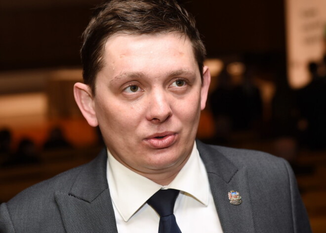 Кайминьш: Кезбере должна была бы публично извиниться перед Юхневичей за дискриминирующие по половому признаку высказывания