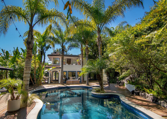 Džesika Alba pārdod pirms vairāk nekā desmit gadiem pirktu māju