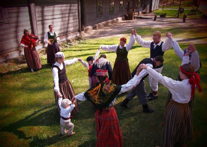 Bērnu rīts “Lieldienas gaidot” ar deju folkloras kopu “Dandari”