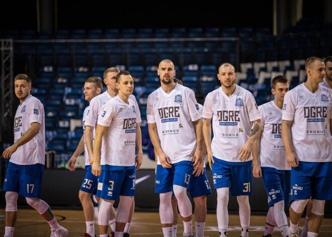 "Ogres" basketbolisti dramatiskā cīņā izlaiž no rokām medaļas; bronzu iegūst "Kalev/Cramo"