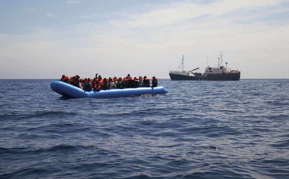Aktīvisti lūdz palīdzēt migrantu glābšanas kuģim 