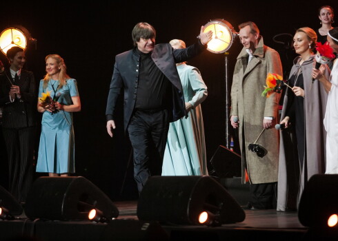FOTO: ar vērienīgu koncertu un stāvovācijām atzīmēta Jāņa Lūsēna 60. jubileja