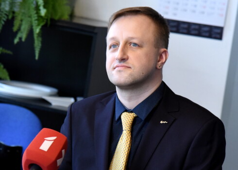 Arī Latvijas Radio darbinieki prasa atcelt Gielu no LTV priekšnieka amata