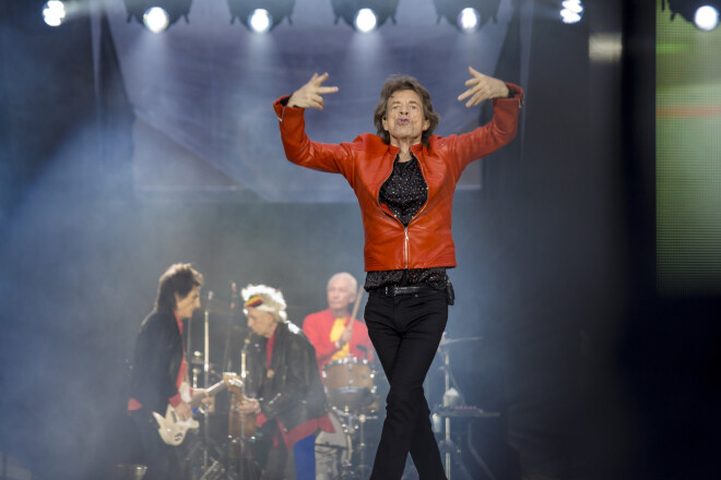 Grupa „The Rolling Stones” koncertā aizvadītajā gadā.