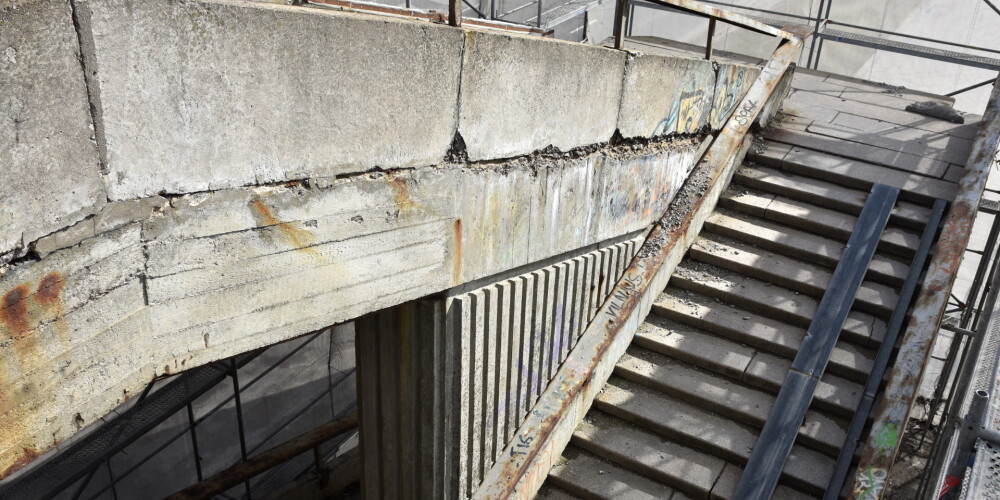 Sāk remontēt Vanšu tilta kāpnes - darbi ilgs līdz vasaras vidum