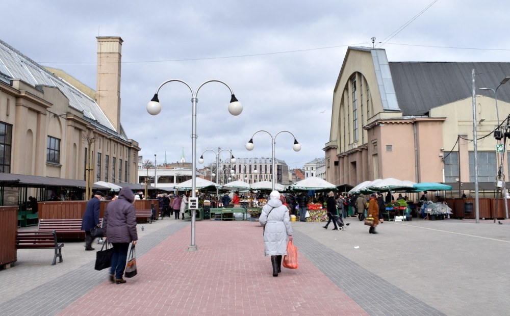 Верный рынок. Рижский канал у рынка. Рынок бура. Rīgas Centrāltirgus ретро фото.