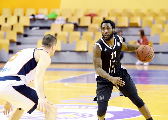 Play-off cerības zaudējušais "Vefiņš" uzvar Minskas basketbolistus