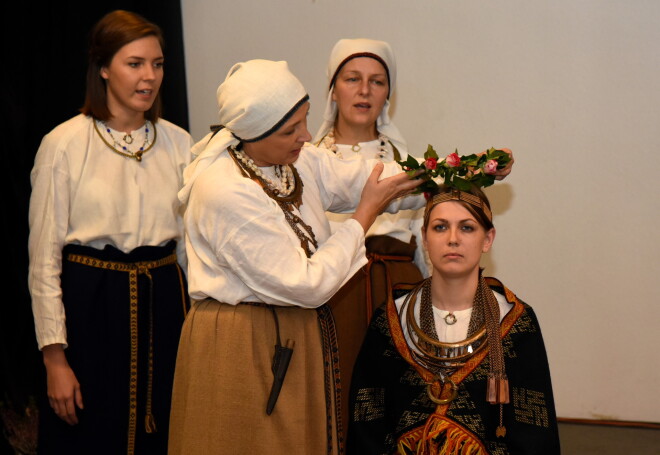 Pirmdien mūzikas namā „Daile” tiks svētīti latviskie kāzu godi.