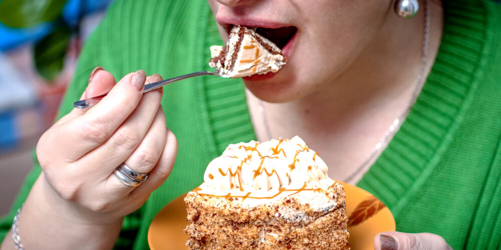 Kāpēc rodas saldumu atkarība, un kā tai pretoties?