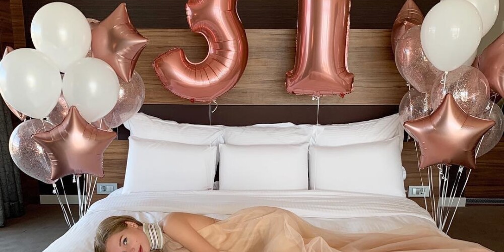 Платье принцессы и воздушные шары: Кристина Асмус показала, как отметила 31-летие