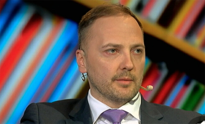 Iekšlietu ministrs Sandis Ģirģens uzsvēra, ka pietiek iztrallināt valsts naudu un ka visiem koalīcijas partneriem ir jāsaprot, ka nedrīkst dot naudu tādām lietām, kam nav nekāda pozitīva fiskāla ietekme uz valsts budžetu.