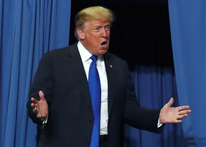 ASV laikraksti "New York Times" un "Wall Street Journal" pirmdien saņēma Pulicera balvas par to veiktām žurnālistiskām izmeklēšanām pret ASV prezidentu Donaldu Trampu un viņa ģimeni.