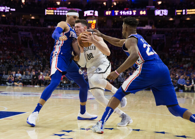 Kurucam astoņi punkti "Nets" zaudējumā pret "76ers"