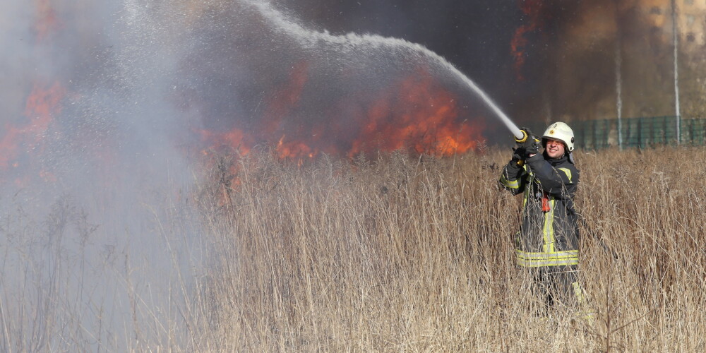 В минувшие сутки потушено 62 пожара прошлогодней травы