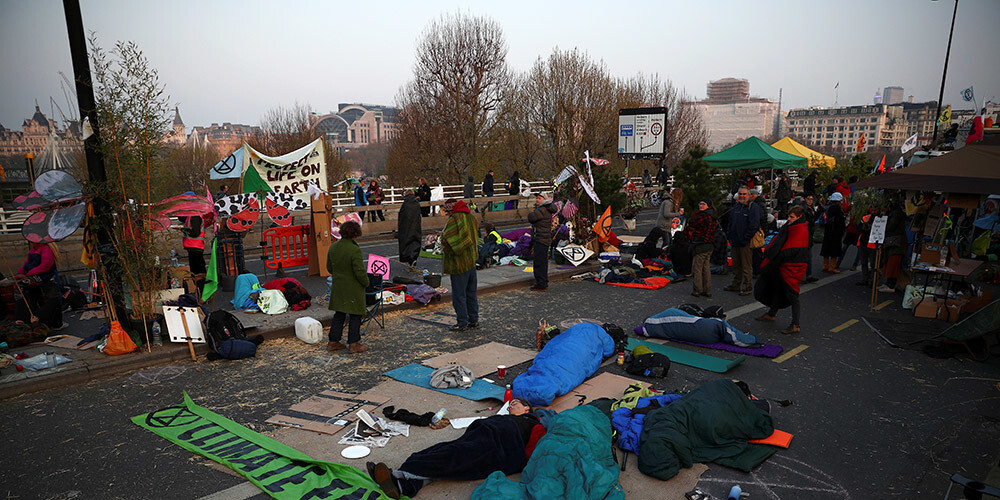 Londonā protestos pret klimata politiku aizturēti ap 300 cilvēku