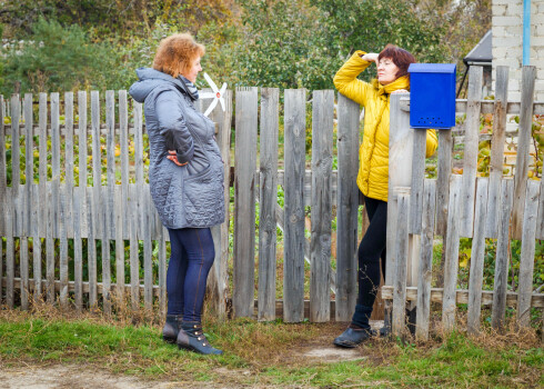 Tas ir ārprāts, par kādām sadzīviskām muļķībām cilvēki kliedz viens uz otru jeb - atklāti par kaimiņu būšanu