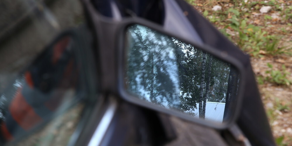 Трагическая авария в Царникаве: автомобиль врезался в дерево, водитель погиб