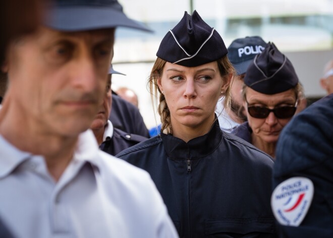 Francijā policistu pašnāvību vilnis izraisa kārtības sargu protestus