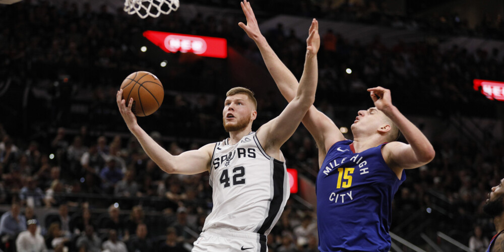 Bertānam pieci punkti "Spurs" zaudējumā NBA izslēgšanas turnīra sērijas ceturtajā spēlē