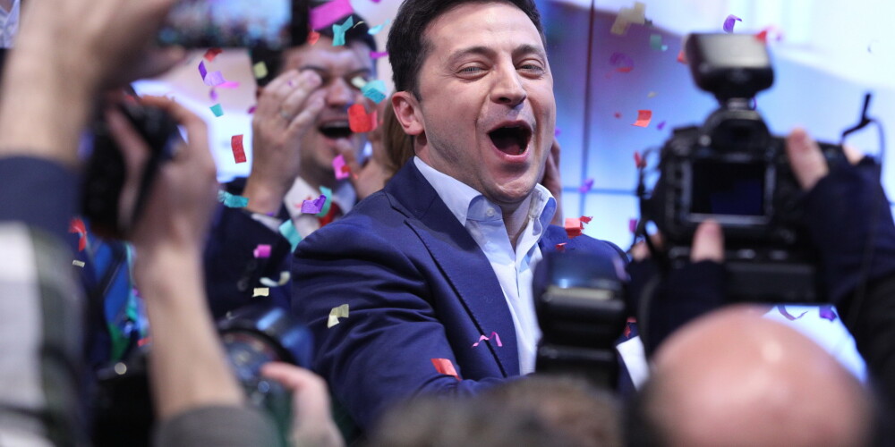 Provizoriskie rezultāti: Ukrainas prezidenta vēlēšanās uzvarējis Zelenskis