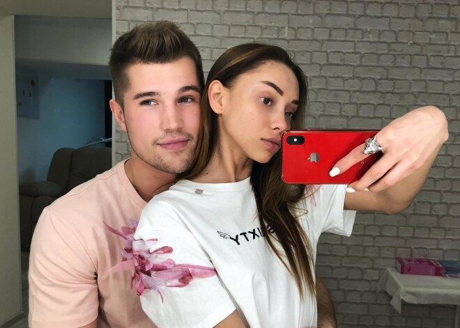 Девушка экс-участника "Дома-2" Романа Гриценко показала гематомы от побоев