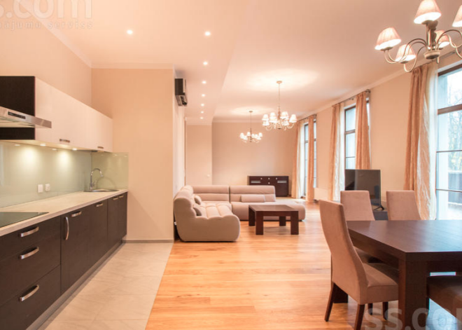 Īres maksa: 3000 eiro mēnesī.