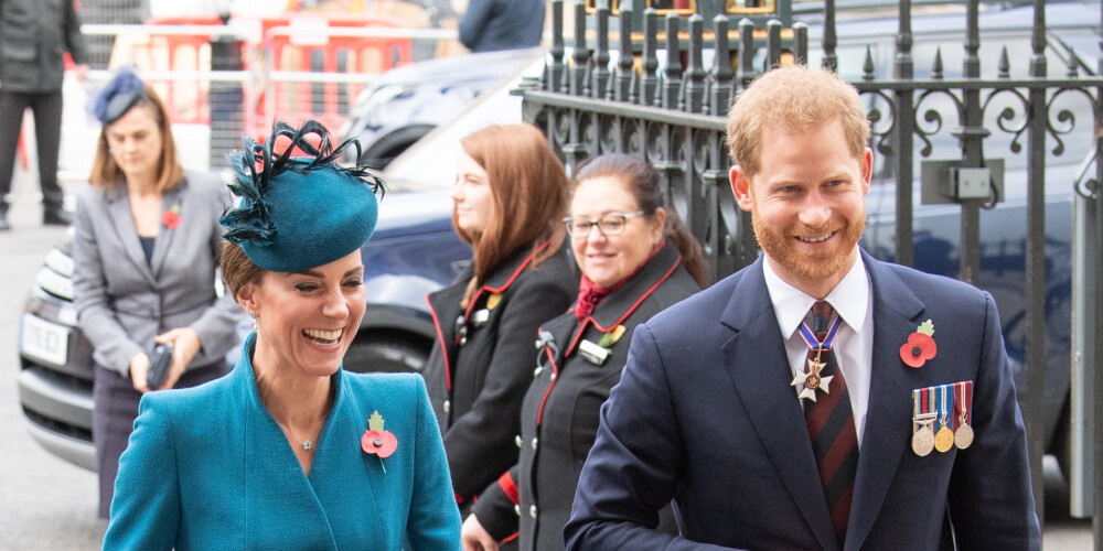 Герцогиня Кэтрин и принц Гарри появились вместе на службе в Вестминстерском аббатстве