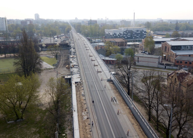 Būvniecības valsts kontroles birojs atklāj, kādus dokumentus gaida no Rīgas domes Deglava tilta atvēršanai