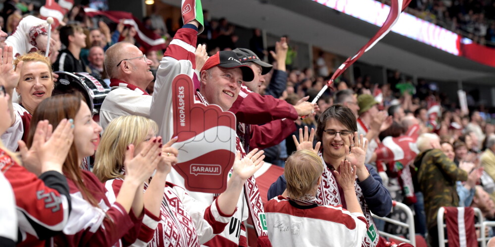 7000 cilvēku arēnā kliedza "Latvija, Latvija!" - un mūsu hokejisti uzvar Krievijas izlasi