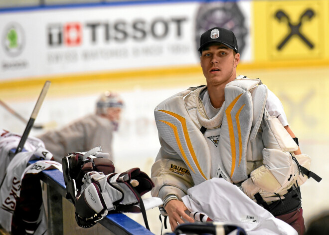 Merzļikina pārstāvētā "Blue Jackets" ar zaudējumu sāk Stenlija kausa otro kārtu