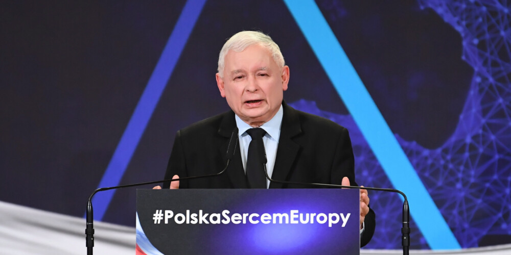 Polijas vadošās partijas līderis uzskata, ka pievienošanās eirozonai palēninātu ekonomikas izaugzmi