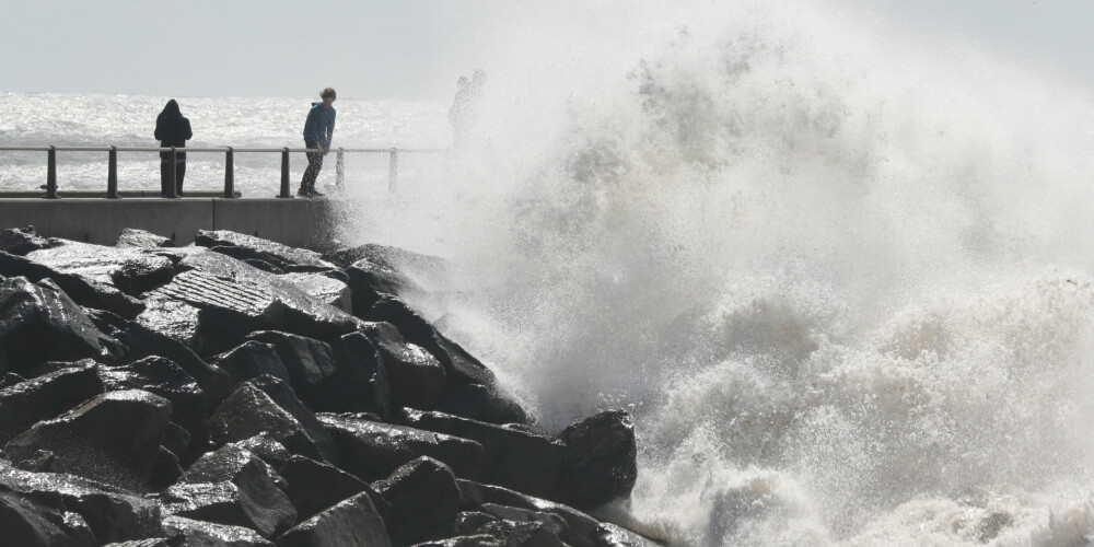 Postošā vētra "Hanna" sasniegusi Lielbritāniju; īpaši skarbas prognozes Ziemeļīrijā
