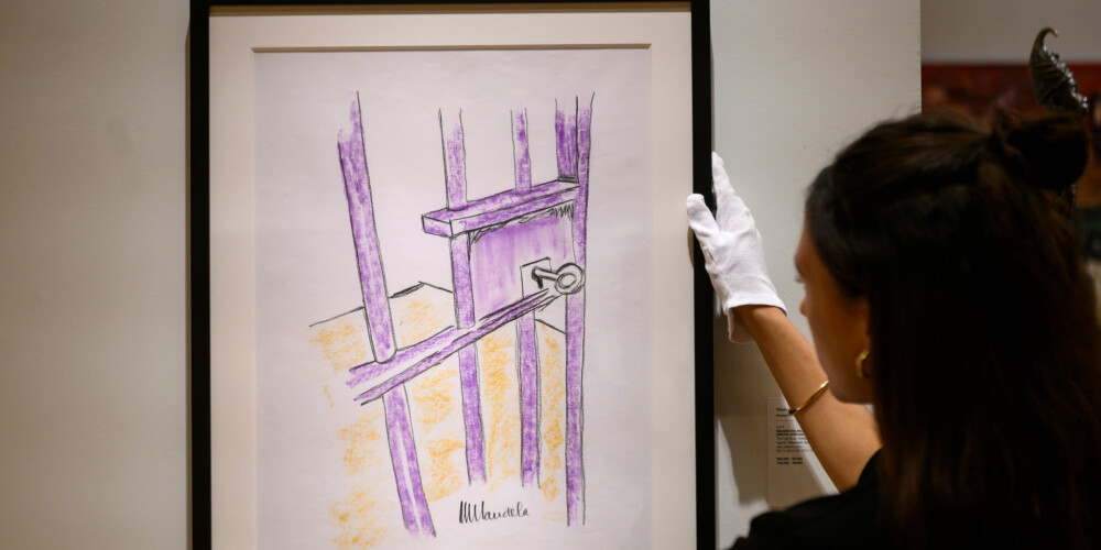 Mandelas cietuma zīmējums tiks pārdots izsolē ASV
