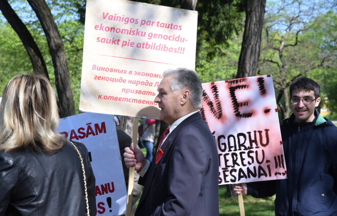 Latvijas Sociālistiskās partijas mītiņš Grīziņkalnā.