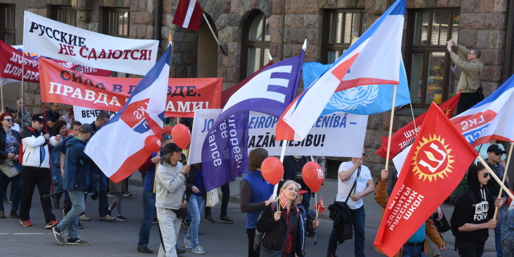 В Риге прошло шествие протеста за сохранение русских школ в Латвии