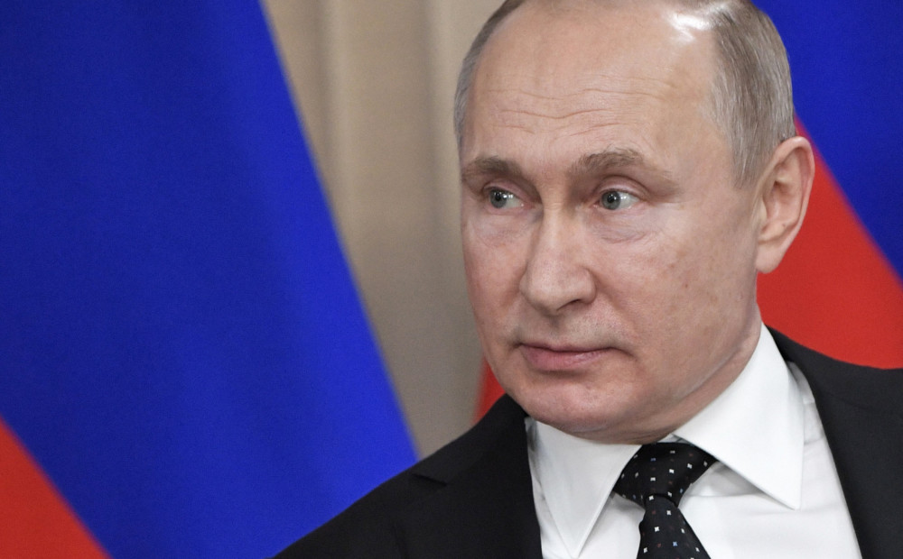Putins vēl vairāk atvieglo Krievijas pasu izsniegšanu ukraiņiem
