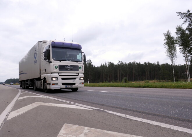 Dažās vietās Latvijā palielina šobrīd maksimālo braukšanas ātrumu uz 100 km/h