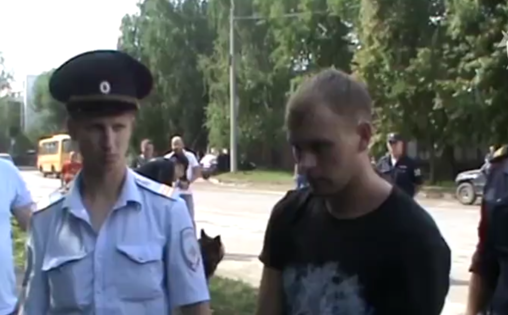 Порно Карлик Педофил