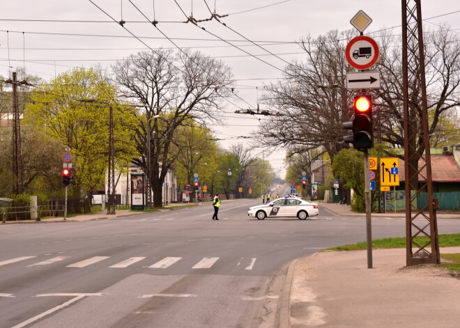 Deglava tiltu varētu pilnībā atvērt satiksmei jau šomēnes