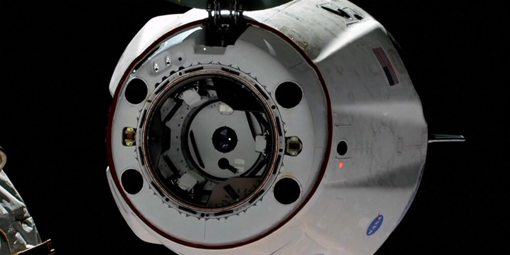 "SpaceX" apstiprina, ka izmēģinājuma laikā iznīcināta kapsula "Crew Dragon"