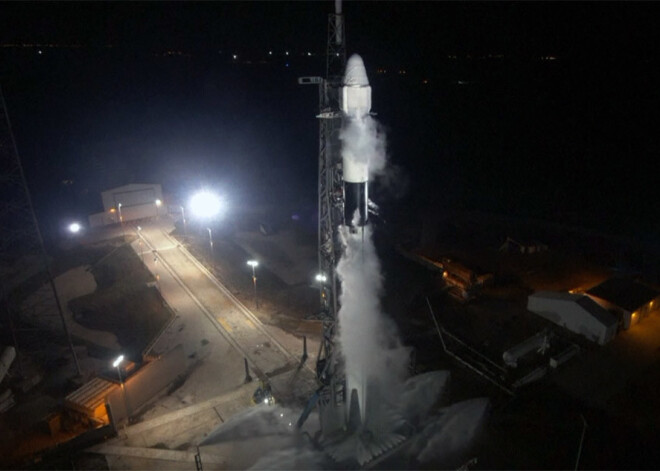 "SpaceX" kravas kuģis "Dragon" startējis uz SKS