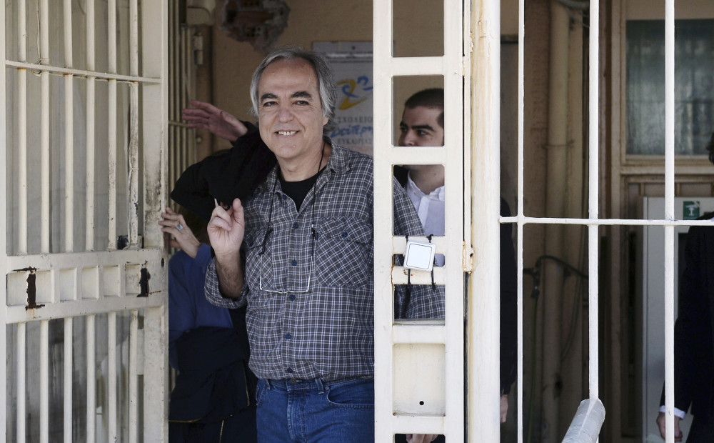 Par slepkavībām notiesātais grieķu kreisais ekstrēmists turpinās badastreiku 