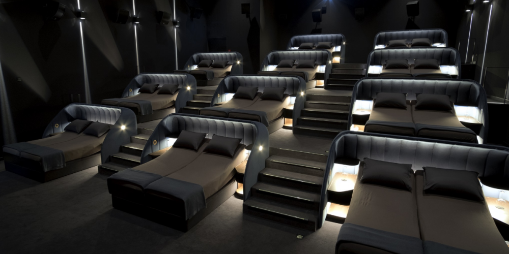 Šveicē atvērts kinoteātris, kurā filmas var vērot, laiskojoties gultā